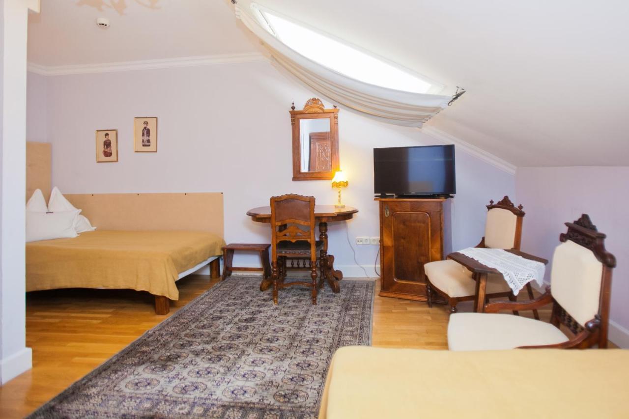 Boutique Hotel Szarcsa Szekesfehervar Bagian luar foto